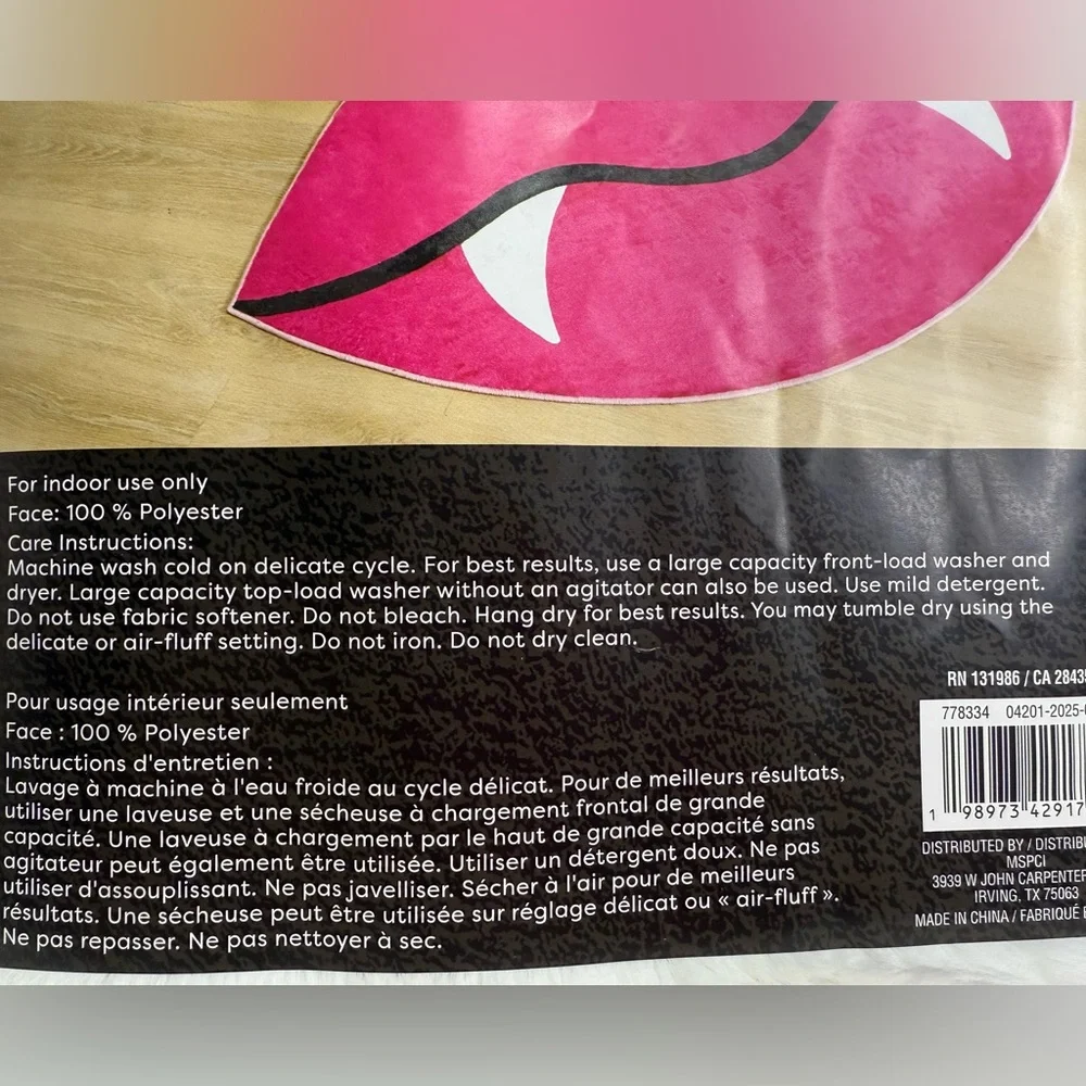 Sweet & Spooky NWT Halloween Hot Pink Lips with Fangs 3’ x 5’ Washable Area Rug